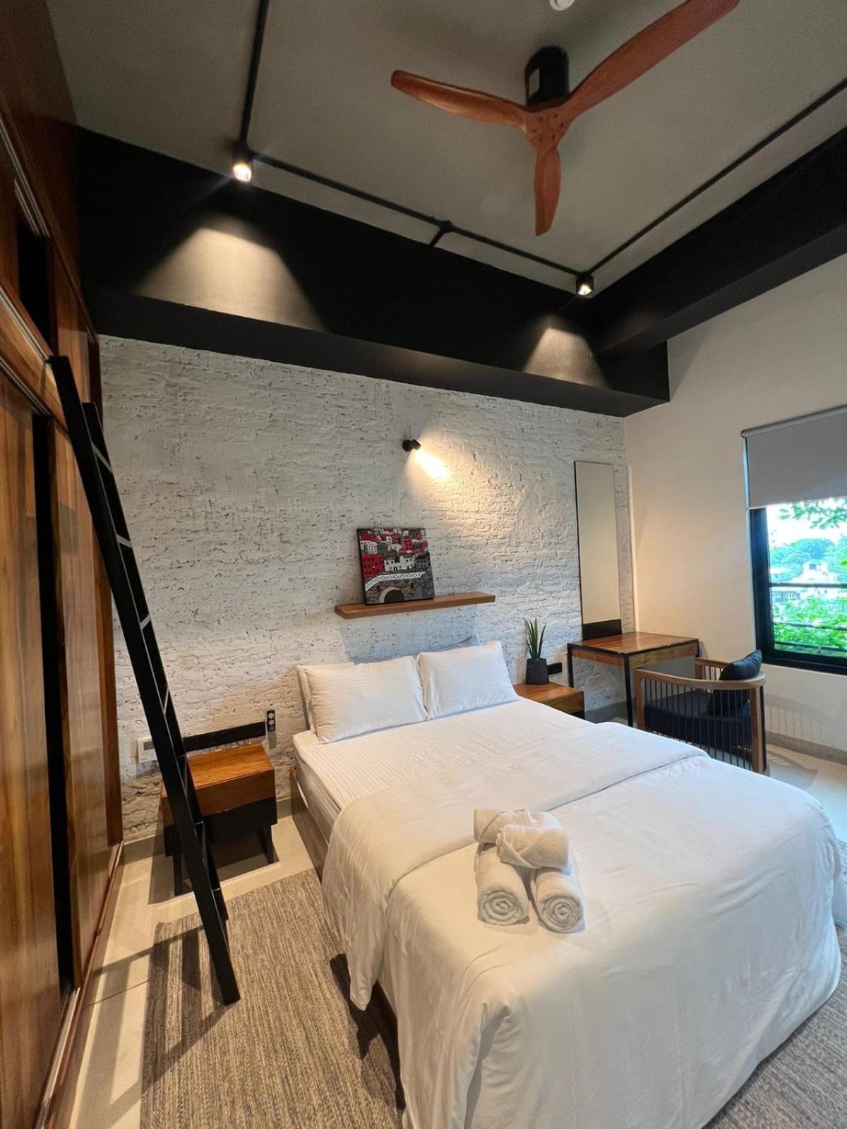 Апарт отель Vaux Park Street - A Collection Of 8 Luxury Lofts Коломбо Экстерьер фото