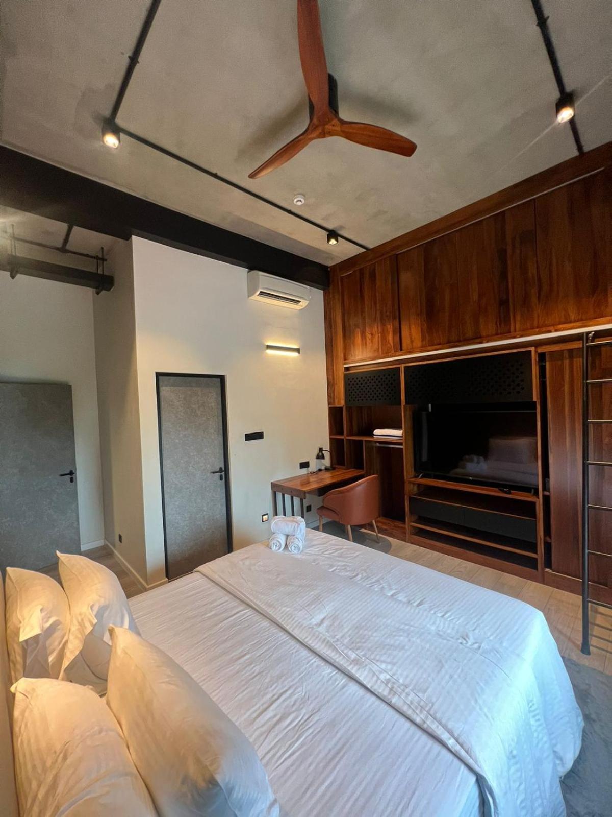 Апарт отель Vaux Park Street - A Collection Of 8 Luxury Lofts Коломбо Экстерьер фото